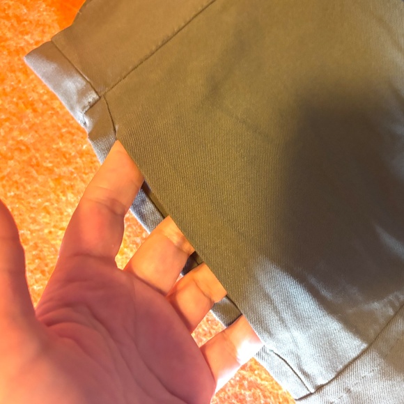 Khaki green flowy cargo short made in Italy NWT - Picture 5 of 11